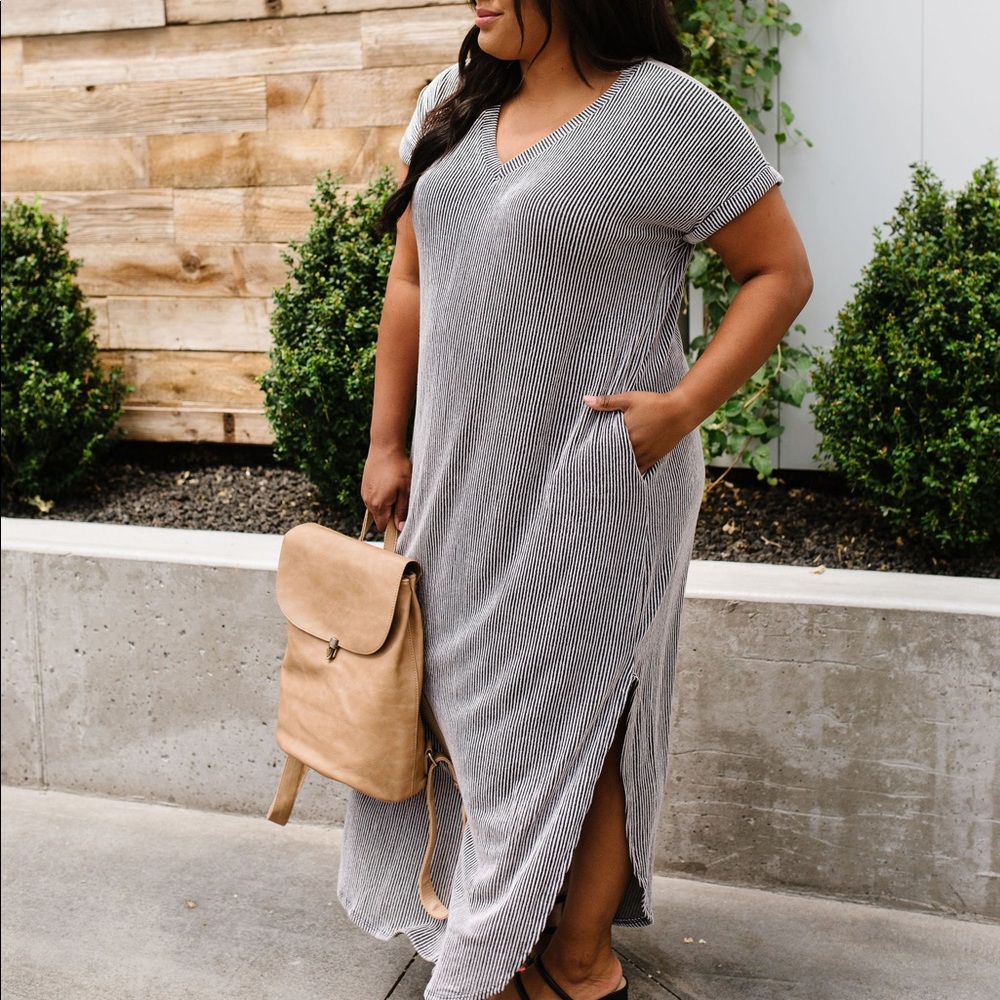 Of Two Minds Maxi Dress - Picture 9 of 12
